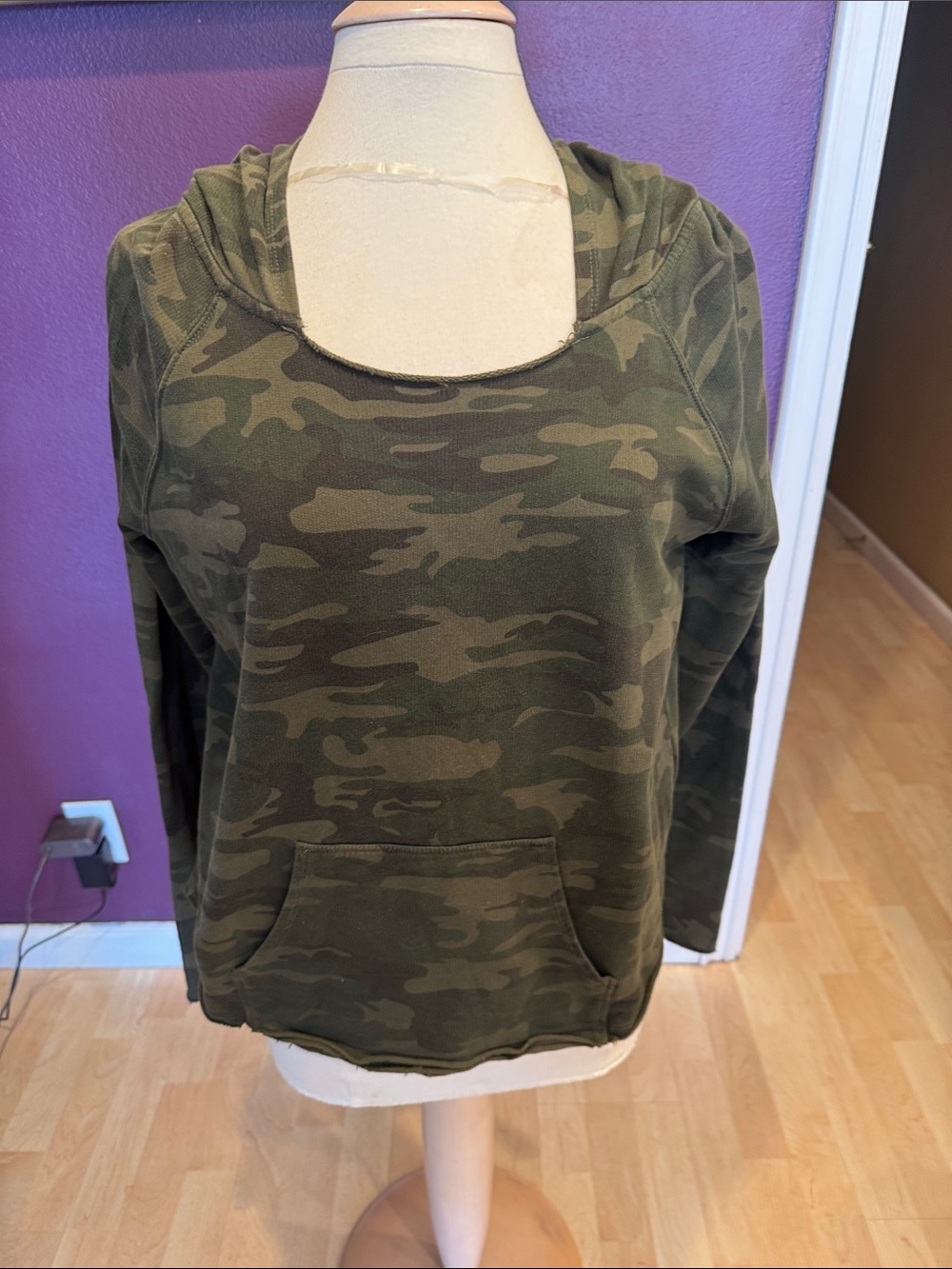 Sanctuary Olive Green Camo Hooded Pullover